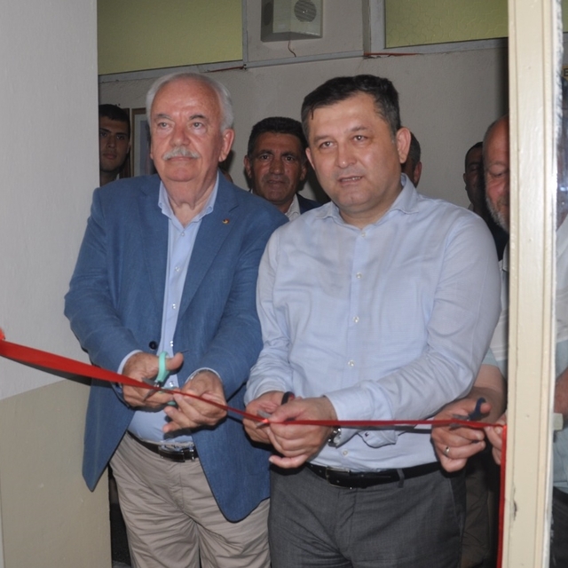 Ödemiş'te lisede bilgisayar laboratuvarı açıldı