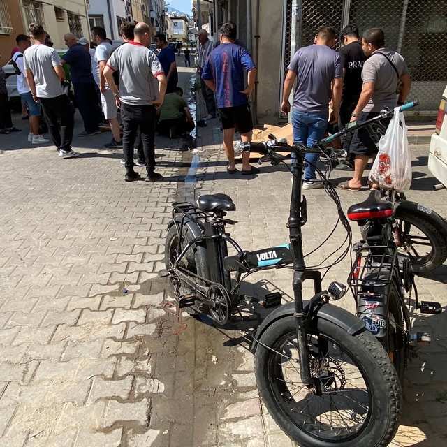 Nazilli'de 2 elektrikli bisikletin çarpıştığı kazada 2 çocuk yaralandı