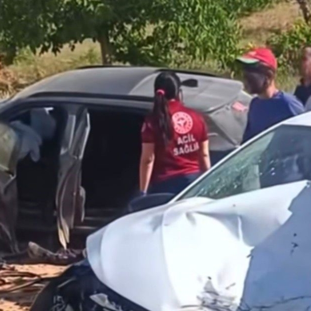 Gaziantep'te 2 otomobil çarpıştı: 5 yaralı