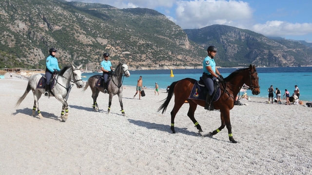 'Atlı Jandarma Timi' Ölüdeniz'de göreve başladı