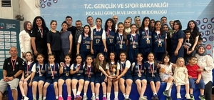 Çayırova'nın genç sporcularından atletizm ve basketbolda başarı yağmuru