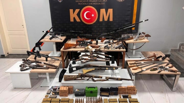 Uşak'ta silah ticaretine gözaltı