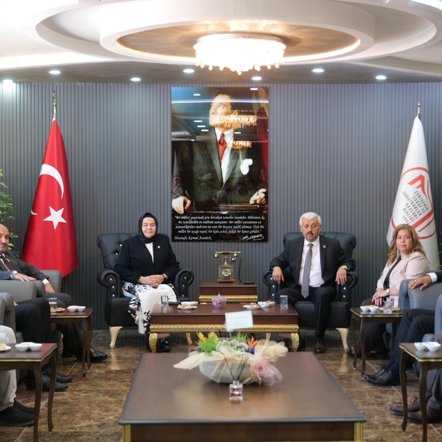 TBMM Milli Eğitim, Kültür, Gençlik ve Spor Komisyonu Başkanı Gürcan, Eskişe...