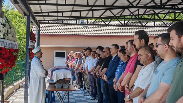 Alper Başören gözyaşları arasında son yolculuğuna uğurlandı