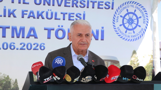 Binali Yıldırım: Denizcilikte Türk bayrağı kara listeden beyaz listeye geçti