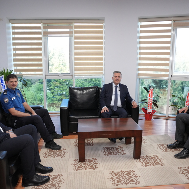 Çubuk Belediye Başkanı Baki Demirbaş'tan Emniyet Müdürü Yürekli'ye hayırlı...