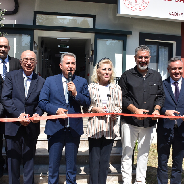 Kemalpaşa'da hayırsever iş insanı tarafından yaptırılan aile sağlığı merkez...
