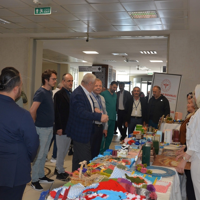 Kastamonu'da psikiyatri hastalarının el emeğiyle yaptığı ürünler sergilendi