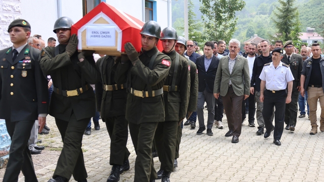 Kıbrıs Gazisi Erol Çimşir son yolculuğuna uğurlandı