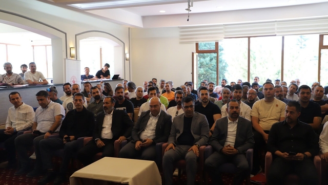 Kütahya, yamaç paraşütü eğitim rehberlerini ağırlıyor