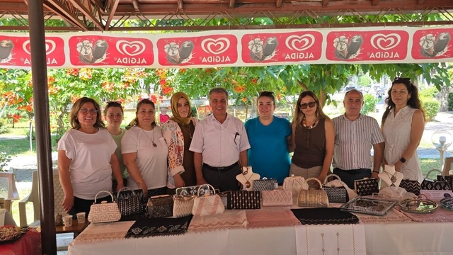 Halk Eğitimi kursiyerlerinden yıl sonu sergisi