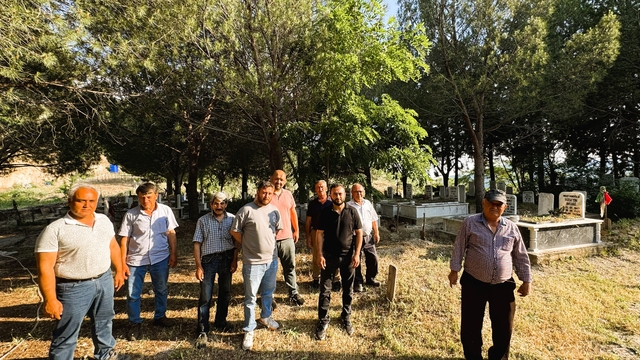 Mahalleye dönüşen bazı köylerde mezarlık sıkıntısı
Köyün ortak mülkleri ilçe belediyelerine mezarlıklar da büyükşehir belediyesine devredilince yeni mezar açacak yer kalmadı