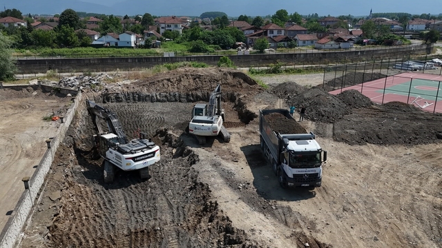 19 Mayıs'ta temel kazıları başladı
Spor salonu inşaatı başladı