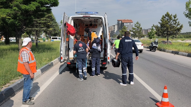 Kütahya'da otomobile çarpan motosikletteki çift yaralandı
