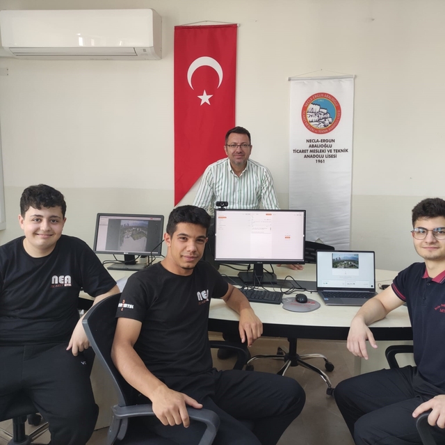 Denizlili gençlerin 'Hava kalitesini izleyen akıllı göz' projesi finale çık...