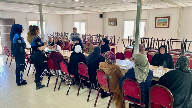 Kars'ta "Emniyetli mahallelerde ilk yardım farkındalığı" projesi vatandaşlarla buluştu