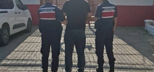 Uyuşturucu ve hırsızlık suçlarından aranan 2 hükümlü yakalandı