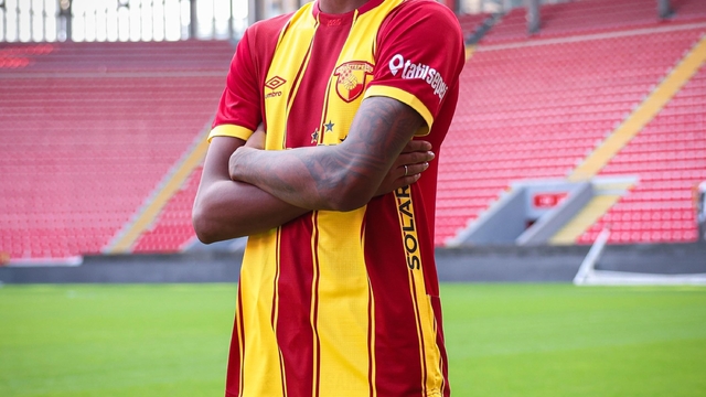 Göztepe'de ayrılıklar sürecek