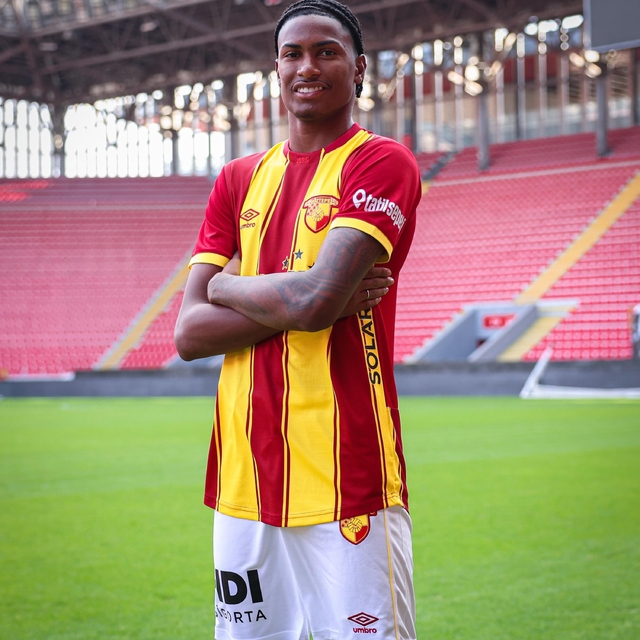 Göztepe'de ayrılıklar sürecek