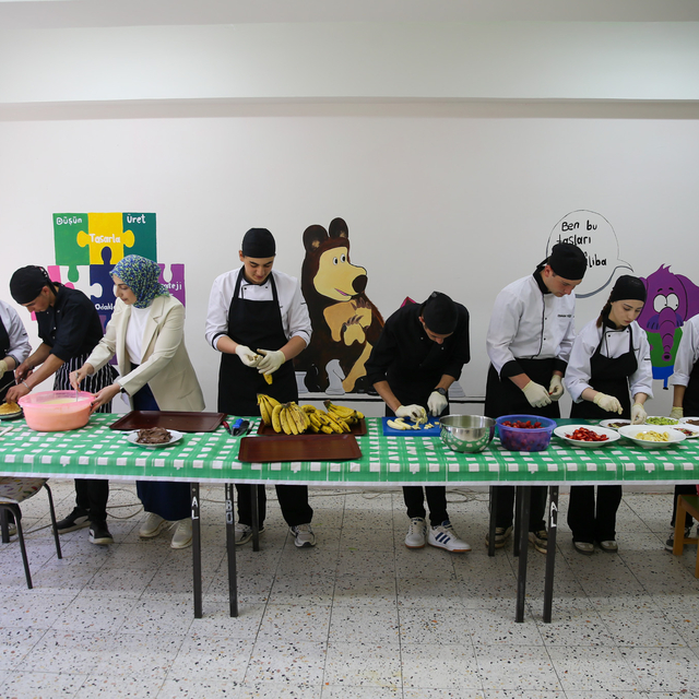 Erzurum'da geleceğin aşçıları waffle etkinliğiyle çocuklarla gönül köprüsü...