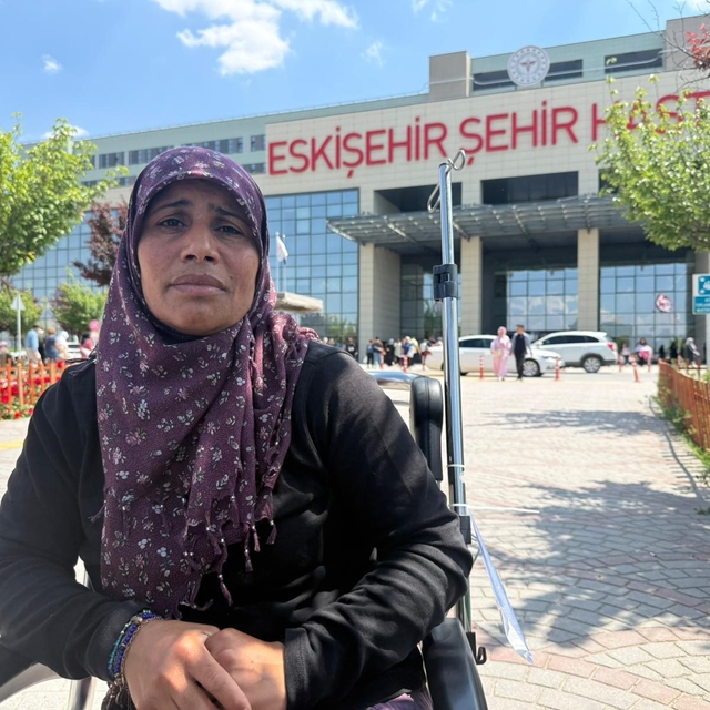 İki çocuk annesi, 2 erkek tarafından sopayla darbedildiğini iddia etti
'Tar...