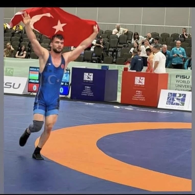 Alaplı'lı Alperen Atar dünya şampiyonu oldu