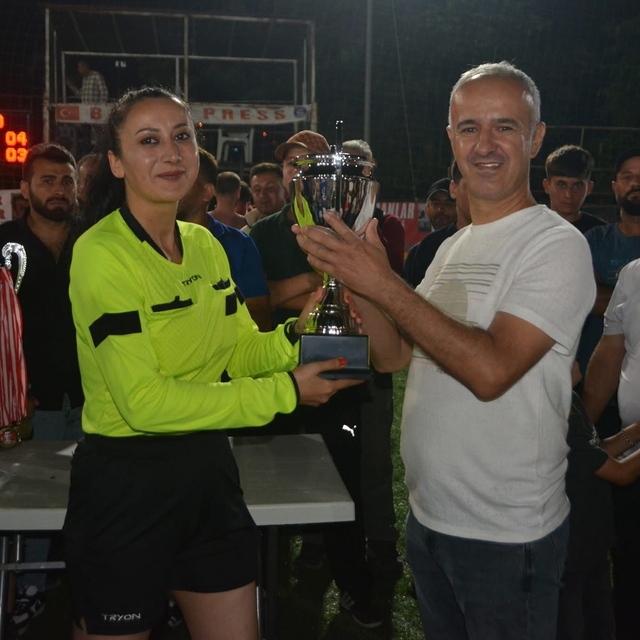 Alaplı'da Şehitler anısına futbol turnuvası düzenlendi