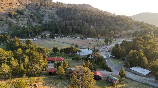Beyağaç'ın doğal hazinesi Sandras Ultra Trail'e ev sahipliği yaptı
Maraton, 180 sporcunun katılımıyla başarıyla gerçekleştirildi