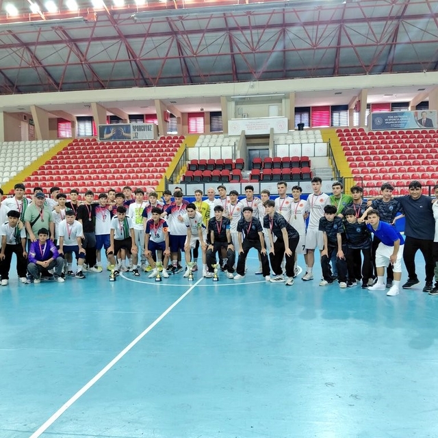 Porsuk Spor Salonu'nda 2. Küme Futsal Genç A Erkekler müsabakaları tamamlan...