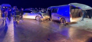 Gaziantep'te 2 araç kafa kafaya çarpıştı: 1 ölü, 12 yaralı