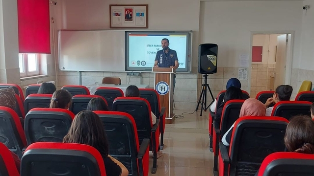 Siber suçlara karşı bilinçlendirme eğitimi