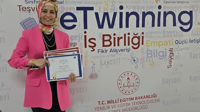 Hilal öğretmen geliştirdiği eTwinning projeleri ile öğrencilerin yüzünü güldürdü