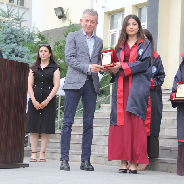 Iğdır Mehmet Murat İşler Sosyal Bilimler Lisesi 2026 mezunlarını coşkuyla u...