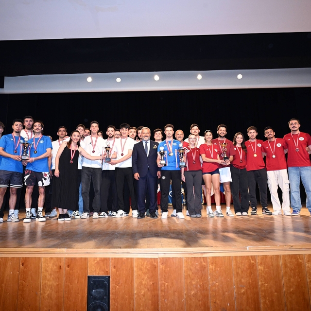 Anadolu Üniversitesi Spor Ödülleri sahiplerini buldu