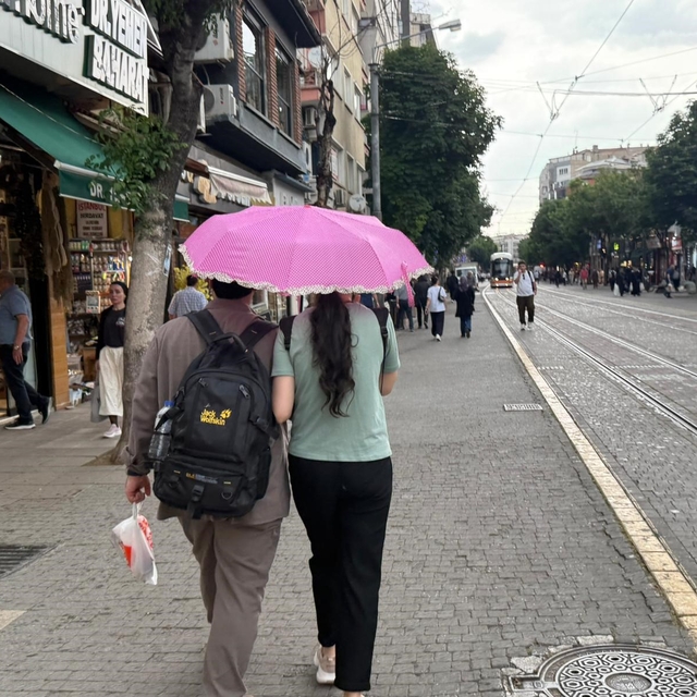 Eskişehir'de beklenen gök gürültülü sağanak yağış etkili oldu