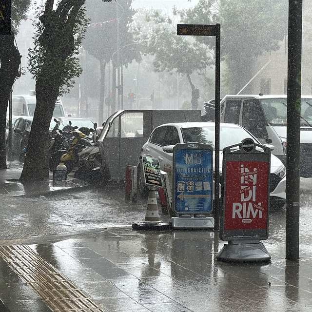 Burdur'da şiddetli yağmur etkili oldu