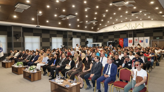 Elazığ'da 'Sivil Katılım Zirvesi' gerçekleştirildi