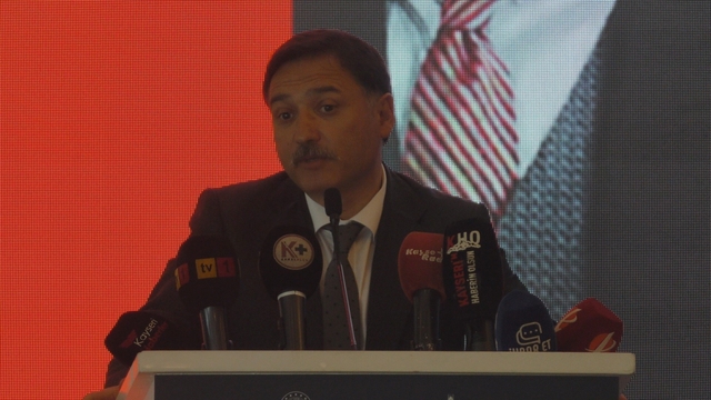 Kayseri Valisi Çiçek: "Biz tam bir tarım şehriyiz"
"2 yıl önce 15 ürün üretirken şu anda 30-25 ürünle Türkiye'de ilk 10'dayız"