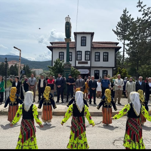 İhsangazi Halk Eğitim Merkezi Yıl Sonu Sergisi açıldı