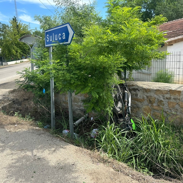 Keşan'da duvara çarpan motosikletli yaralandı