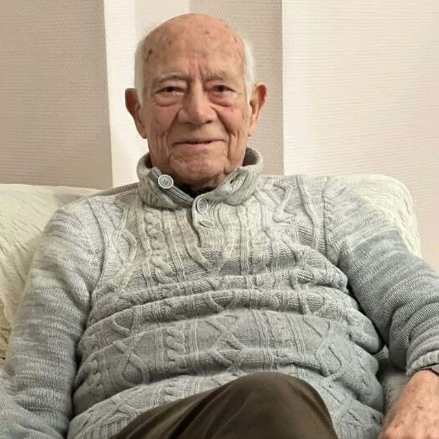 Kapısı kilitli evde çıkan yangında hayatını kaybetti