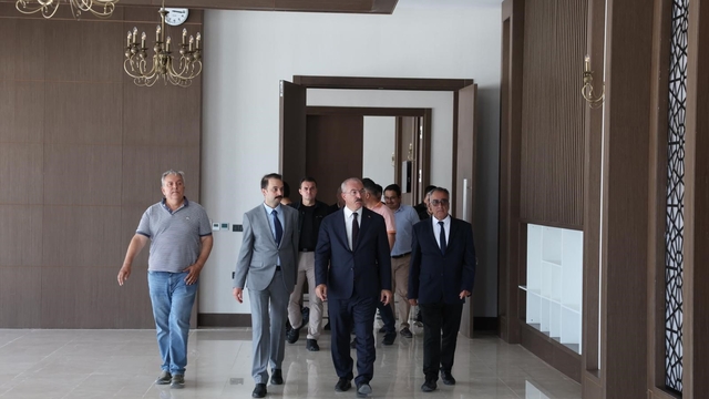 Çanakkale Havalimanı DHMİ Genel Maksatlı Garaj ve VIP Binası inşaatında inceleme