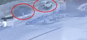 Kayseri'de iki otomobilin çarpıştığı kaza kamerada; 2 yaralı