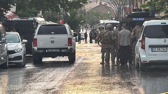 İşitme engelli kardeşini ve bir polis memurunu yaralayan şüpheli, operasyonla etkisiz hale getirildi