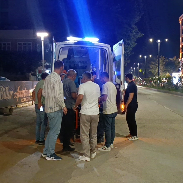 Evine giderken asansör boşluğuna düşüp ağır yaralandı