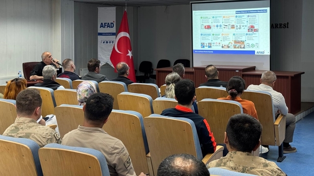 Bayburt'ta orman yangınlarına müdahale eğitimi düzenlendi