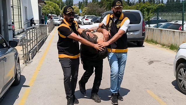 Bıçakla yaraladığı kadına ilkokuldan beri platonik aşk beslemiş