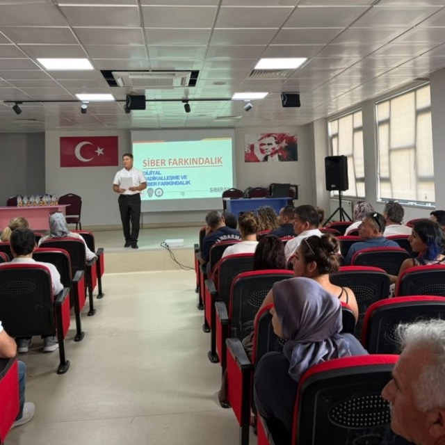 Burhaniye'de Okul Güvenliği Bilgilendirme Toplantısı yapıldı