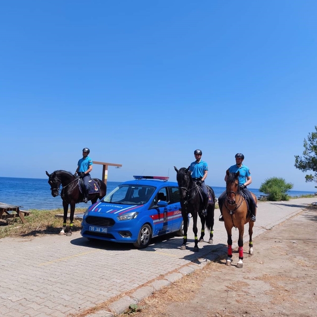 Milli Park'ta Atlı Jandarma Timi göreve başladı
