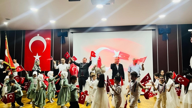 Kardeş Kur'an Kursları yılsonunu coşkuyla kutladı